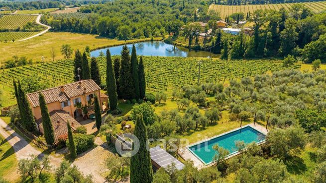 Rustico/casale in residenziale in 