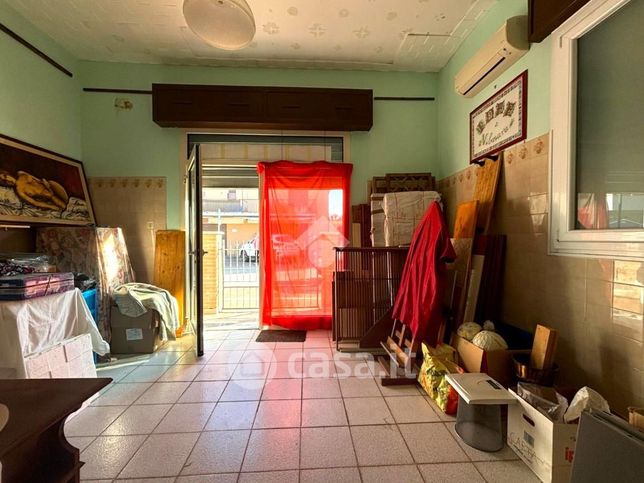 Box/posto auto in residenziale in Via Po 10