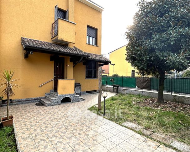 Villetta a schiera in residenziale in Via Federico Confalonieri 15