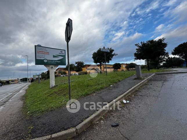 Capannone in commerciale in Viale Elmas