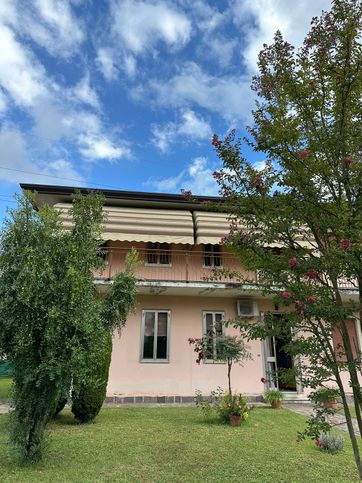 Villetta a schiera in residenziale in Via dei Vivai