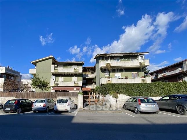 Appartamento in residenziale in Via A. Consalvi