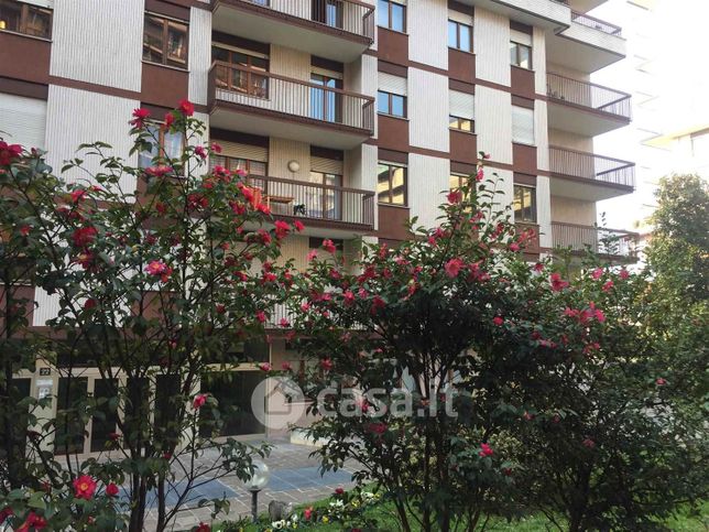 Ufficio in commerciale in Via Giuseppe Frua 22