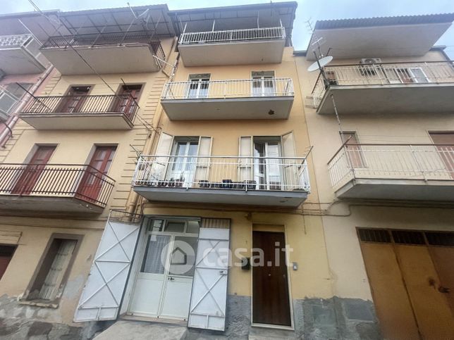 Casa indipendente in residenziale in Via Calabria 7