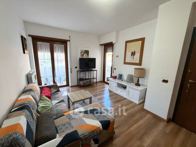Appartamento in residenziale in Via delle Colonie 33