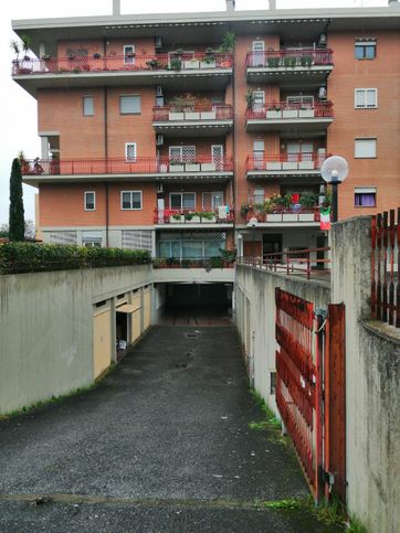 Garage/posto auto in residenziale in Via Frascineto