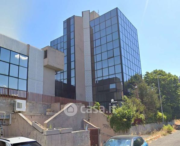 Ufficio in commerciale in Via Ambrogio Fusinieri