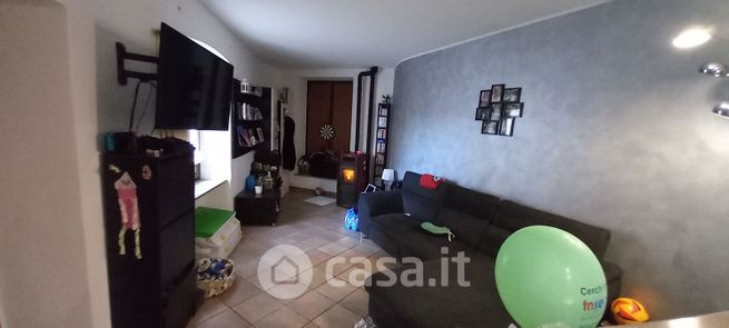 Casa indipendente in residenziale in Via IV Novembre 8