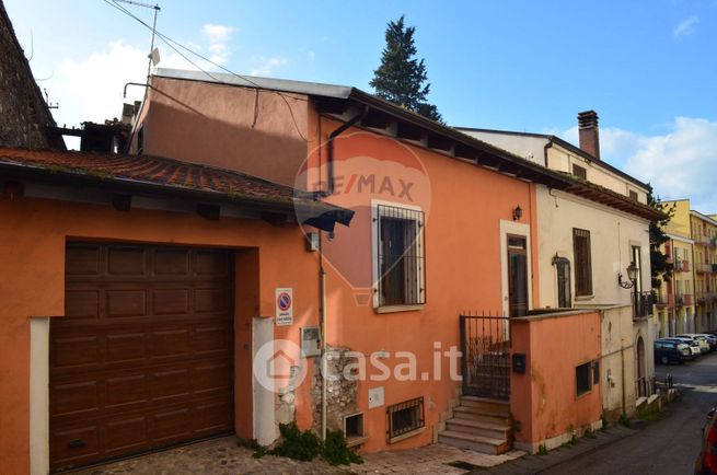 Appartamento in residenziale in Via Bosco Lucarelli 11