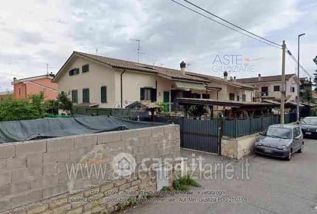 Villetta a schiera in residenziale in Via Monterado 54