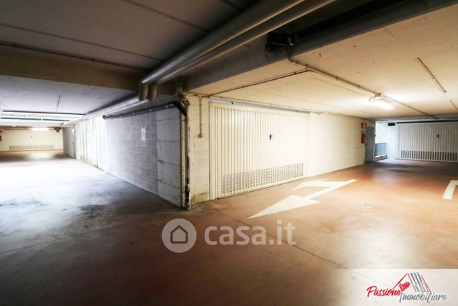 Box/posto auto in residenziale in Via Ca' di Cozzi 8