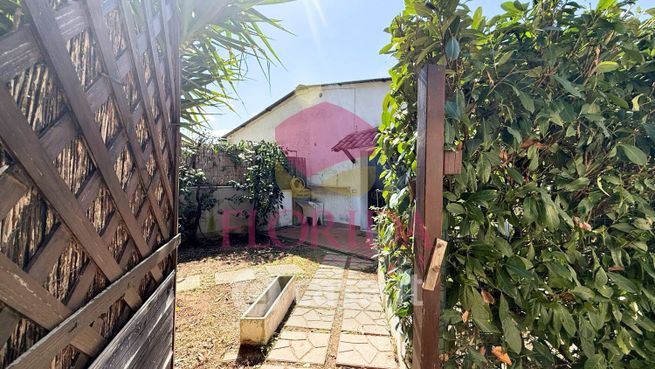 Villa in residenziale in Via Pontina Vecchia