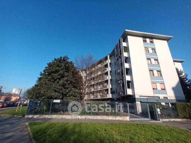 Appartamento in residenziale in Via Luciano Zuccoli 26