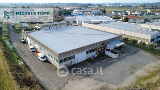 Capannone in commerciale in LocalitÃ  Colombara