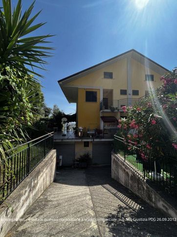 Casa indipendente in residenziale in Via Roscigno 7