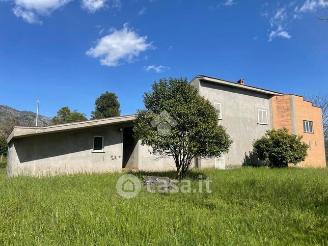 Villa in residenziale in Via Casilina Nord 6