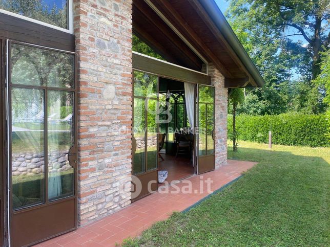 Rustico/casale in residenziale in Via A. De Gasperi 1