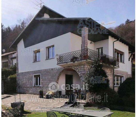 Villa in residenziale in Via Guido Gozzano 13