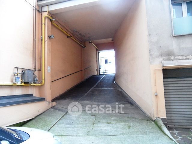 Garage/posto auto in residenziale in Viale Beatrice d'Este 4