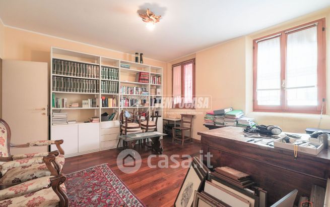 Casa indipendente in residenziale in Via Cura