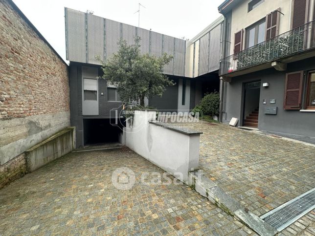 Box/posto auto in residenziale in Via Palestro