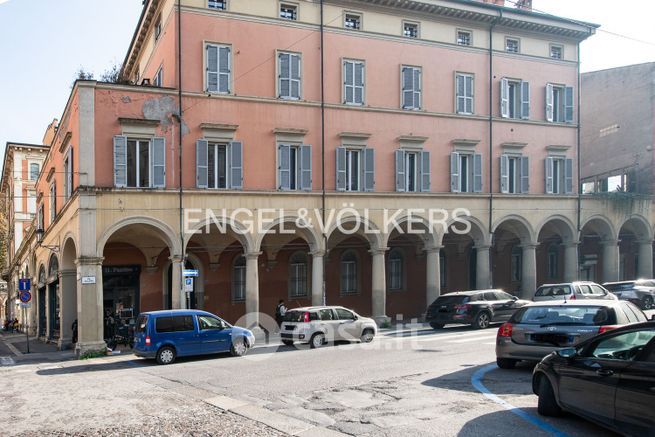 Ufficio in commerciale in Via Galliera 89