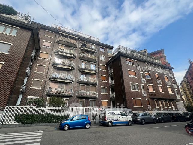 Appartamento in residenziale in Via Ennio 25