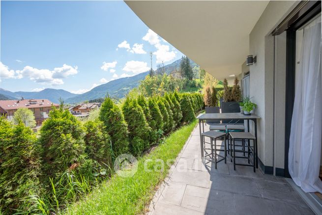 Appartamento in residenziale in Via Villa 43