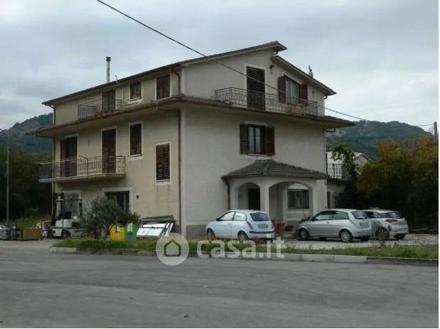 Appartamento in residenziale in Via Folloni