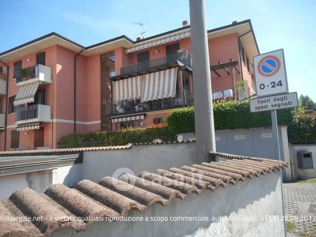 Appartamento in residenziale in Via G. Leopardi 25
