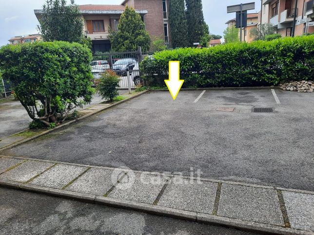 Garage/posto auto in residenziale in Piazzetta Montalcino