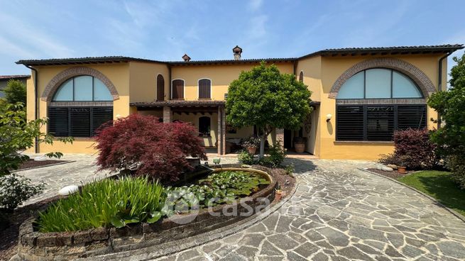 Villa in residenziale in 