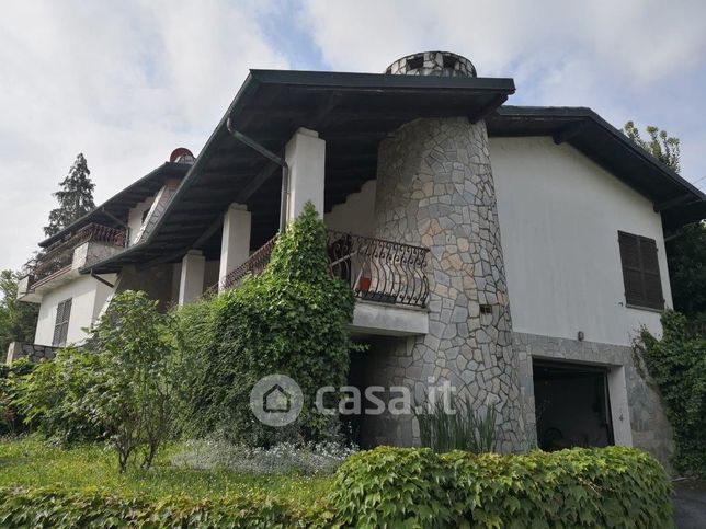 Villa in residenziale in Via Manzoni