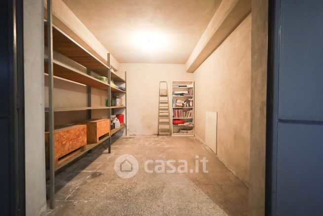 Box/posto auto in residenziale in Via Acicastello 42