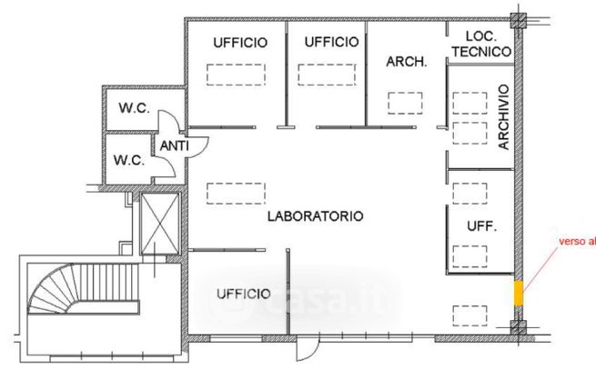 Ufficio in commerciale in 