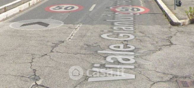 Box/posto auto in residenziale in Viale Gianluigi Bonelli