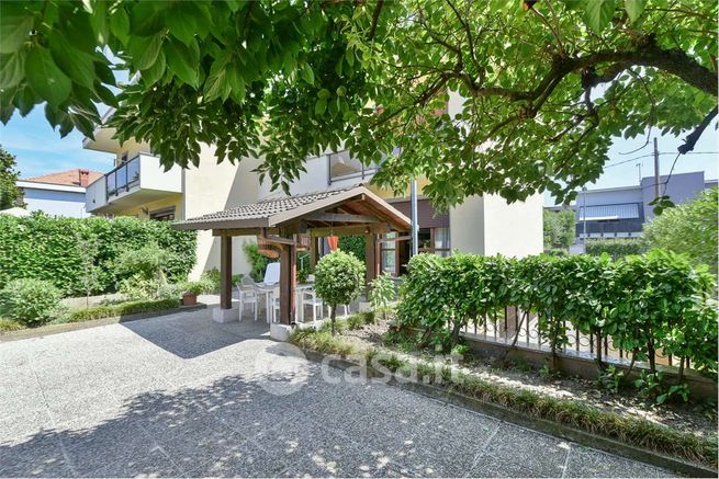 Villetta a schiera in residenziale in