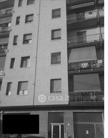 Casa indipendente in residenziale in Via Lomellina 12