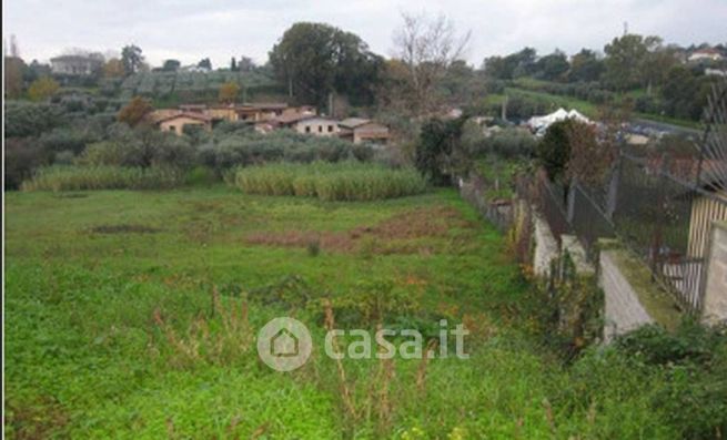 Terreno edificabile in residenziale in Via della Caranella