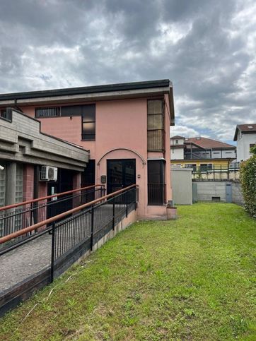 Ufficio in commerciale in Via Defendente Lodi
