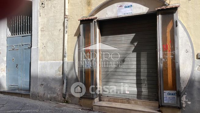 Attività/licenza (con o senza mura) in commerciale in Via Gaetano de Rosa