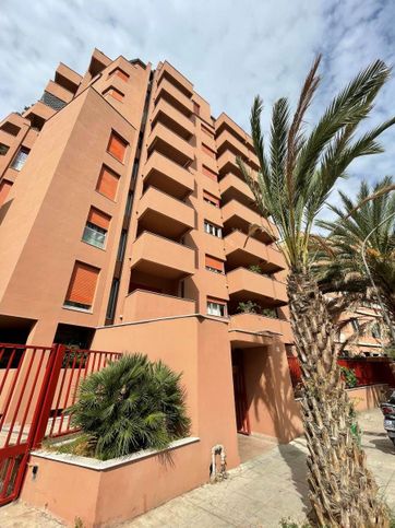 Appartamento in residenziale in Viale Regina Margherita 11 B