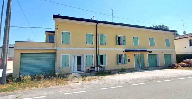Casa bi/trifamiliare in residenziale in Piazza Roma