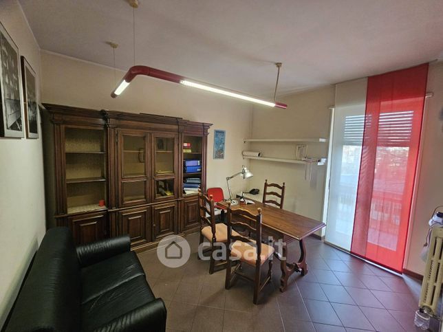 Ufficio in commerciale in Via Natale Palli 37