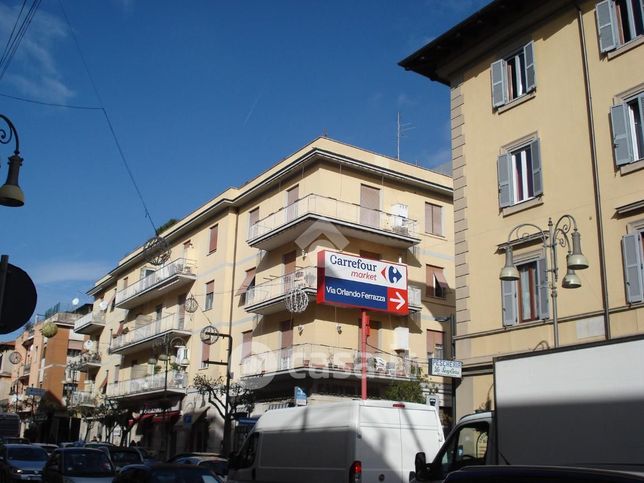 Appartamento in residenziale in Via Orlando Ferrazza 5