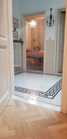 Casa indipendente in residenziale in 