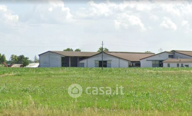 Capannone in commerciale in Strada gandine 24 24