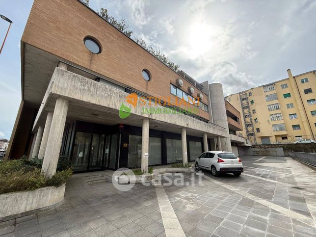 Ufficio in commerciale in Via Vincenzo Tiberio