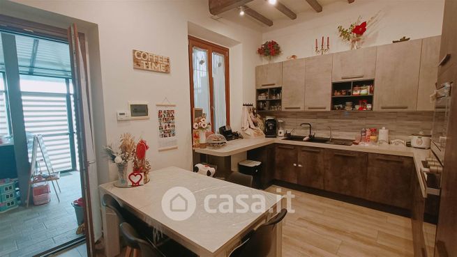 Casa indipendente in residenziale in 