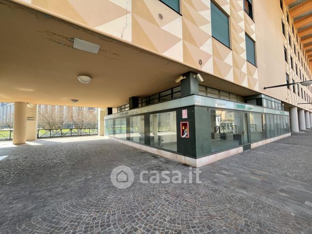 Ufficio in commerciale in Via Palma Il Vecchio 115